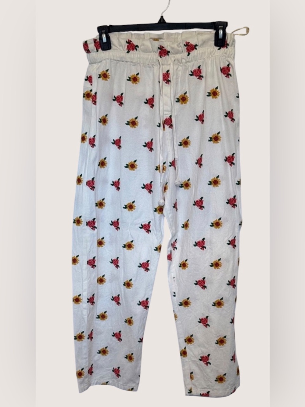 FARM Rio Mixed Flowers Embroidered Pants Size Medium - Picture 13 of 15